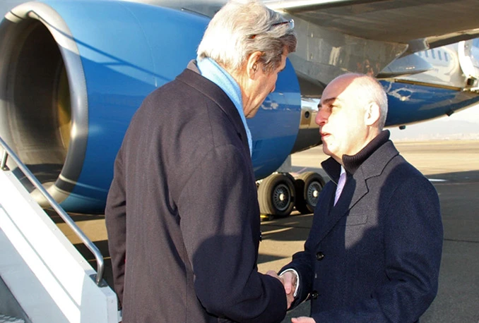 Avion sa državnim tajnikom Amerike prinudno sletio u Gruziju