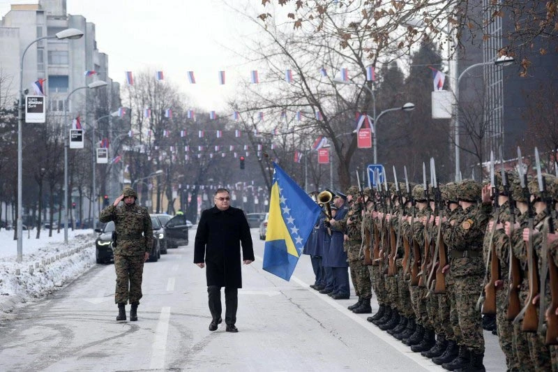 Ivaniću se može i mora: Kako je pao potpis za vojsku u Banja Luci?