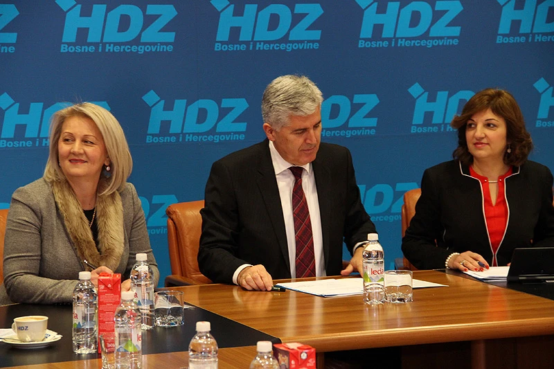 Mostar će se dogovoriti u tišini