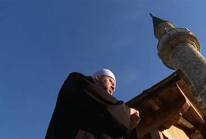 Hercegovački hodža svake nedjelje katolike vozi na misu