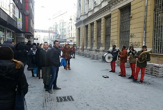 Trubači dižu atmosferu na ulicama Sarajeva