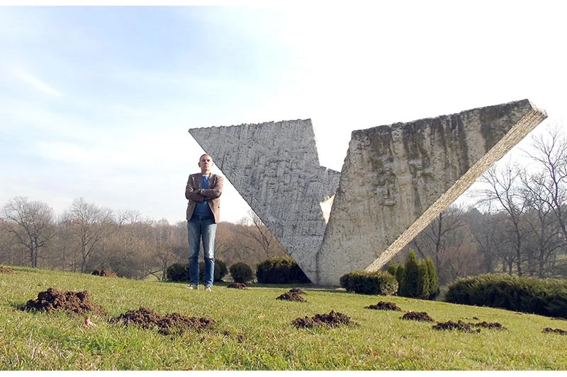 Kragujevac - Nekada glavni grad Srbije, Zastave i Krvave bajke