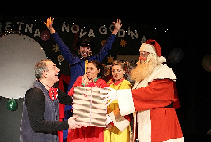 U Pozorištu lutaka se traži Djed Mraz