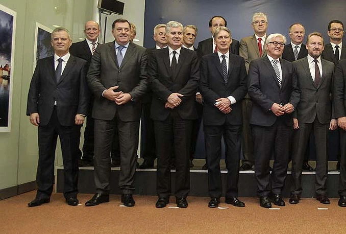 BiH u 2016. : Između europskog puta i domaćih blokada