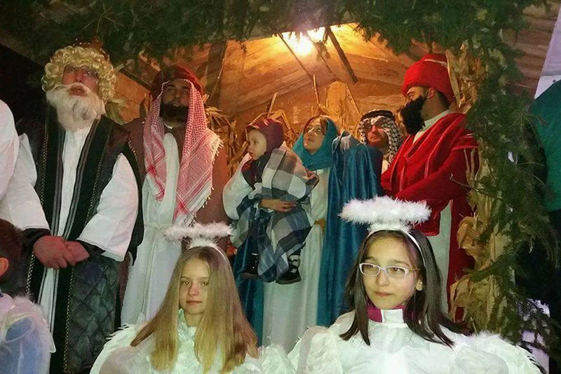 Pred oko 600 Zeničana mladi iz Drvara i Grahova upriličili žive jaslice