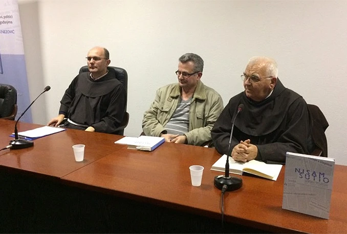 Pred Duvnjacima knjiga 'Nisam šutio', autora fra Marija Knezovića
