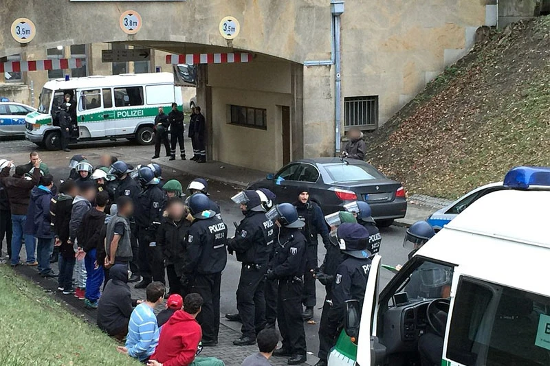 Njemački komandosi upali u izbjeglički centar