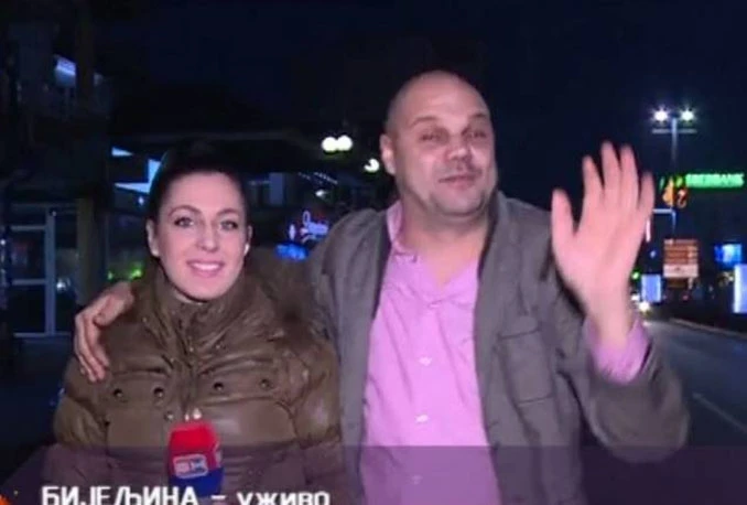 VIDEO: Upao u kadar i zaprosio novinarku
