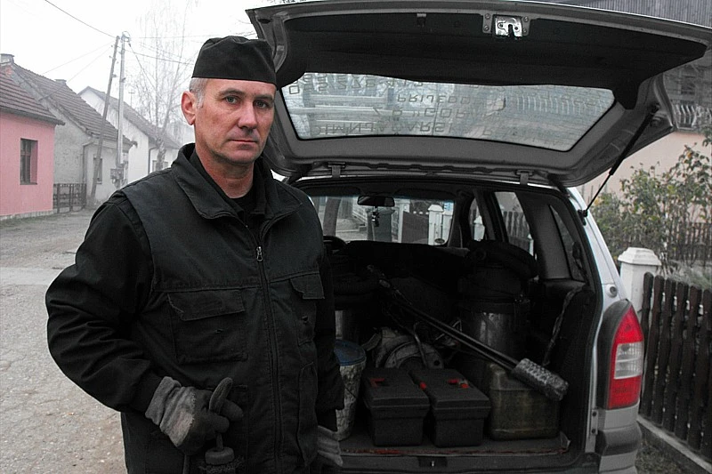 Dimnjačar Goran Stojić čuva dimnjačarski zanat