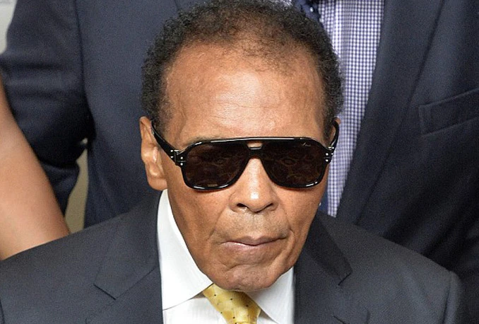 Muhammada Alija pratio FBI