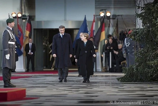 Plenković-Merkel: Hrvatska treba podržati BiH na EU putu