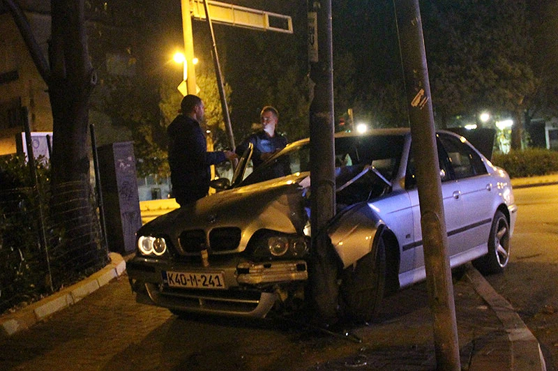 Mostar: Autom isčupao banderu