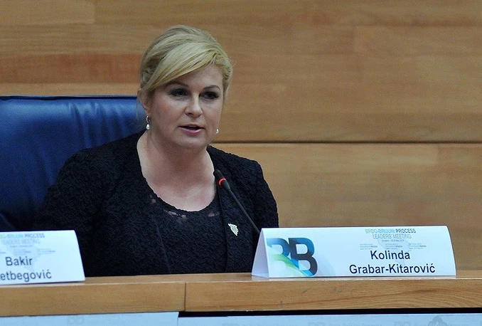 Grabar-Kitarović: HOS-ova ploča se ne može tek tako skloniti
