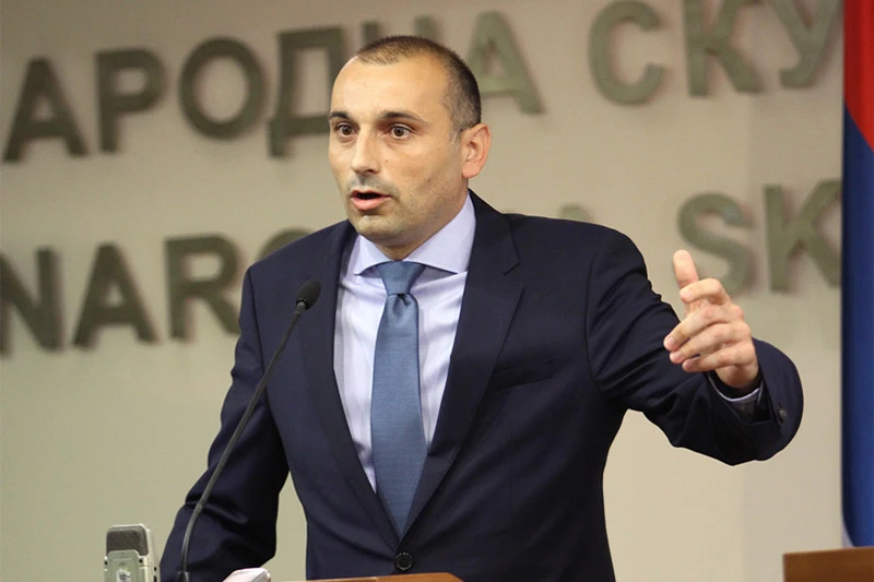 Od suda traži ćirilicu i srpski jezik
