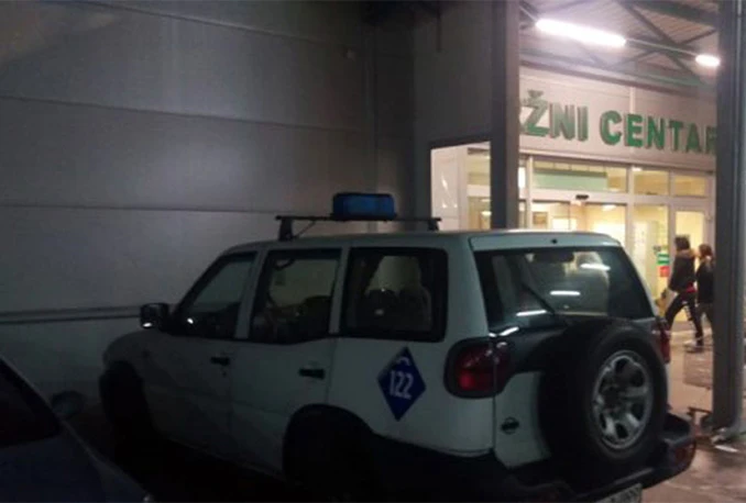 Navijači Zrinjskog opljačkali trgovinu i potukli se s osiguranjem