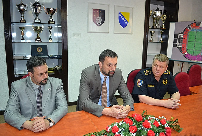 Smijenjen komesar Vahid Ćosić, v.d. policijskog komesara Mevludin Halilović