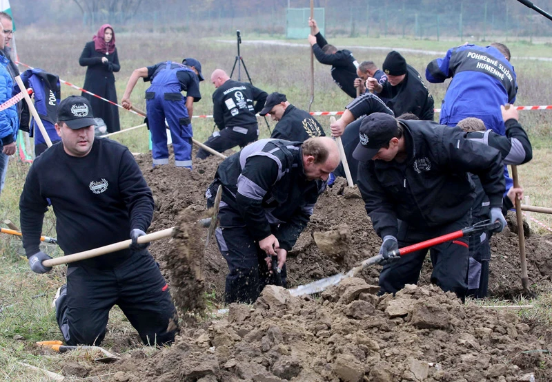 Bizarno natjecanje u kopanju grobova