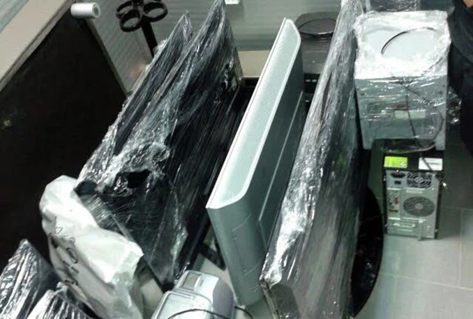 Službenici UNO diljem BiH oduzeli paradajz, tehničku robu, tekstil ...