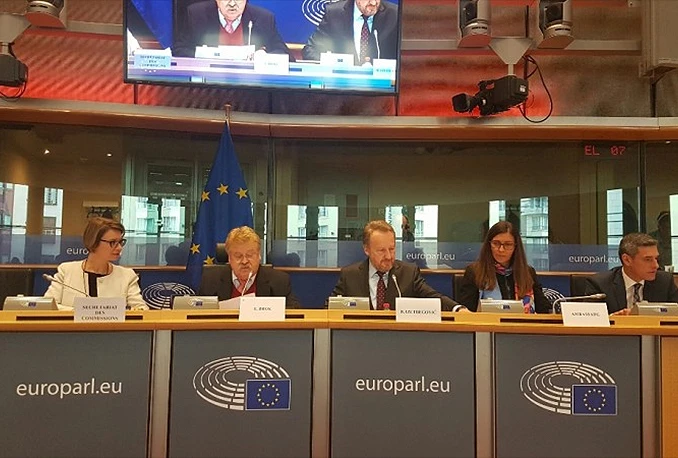 Izetbegović Europi: Može li bez Sejdić- Fincija?