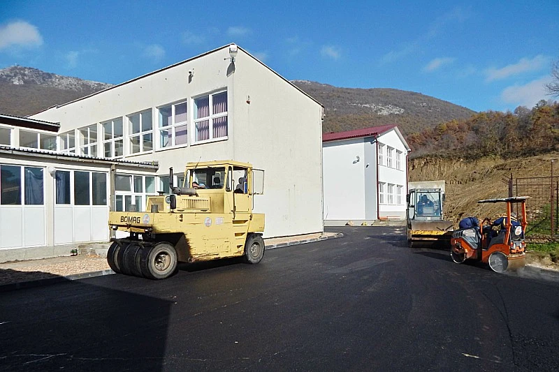 Uređen pristup i dvorište Srednje škole Prozor