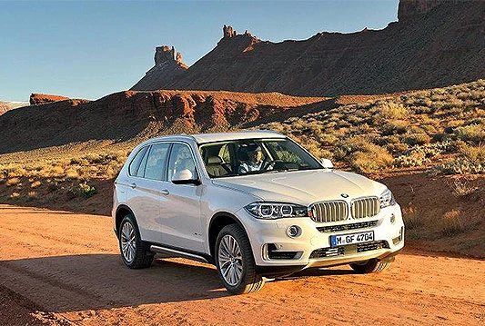 BMW povlači više od 154.000 vozila zbog mogućnosti gušenja motora