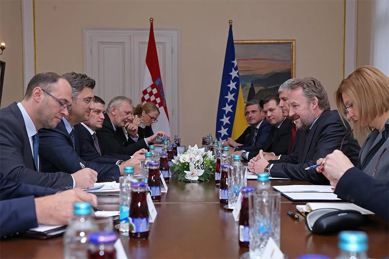 VIDEO | Plenković obećao zalaganje za ravnopravnost Hrvata