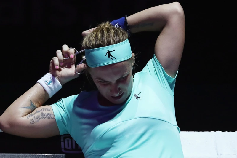 Svjetlana Kuznjecova se šišala na pauzi meča u Singapuru!