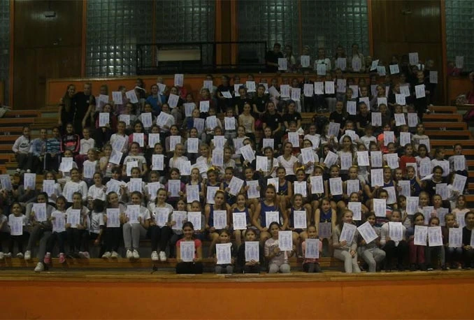Klub iz Mostara nagrađen na cheerleading kampu u Sarajevu