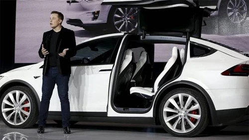 Teslini automobili bit će potpuno autonomni