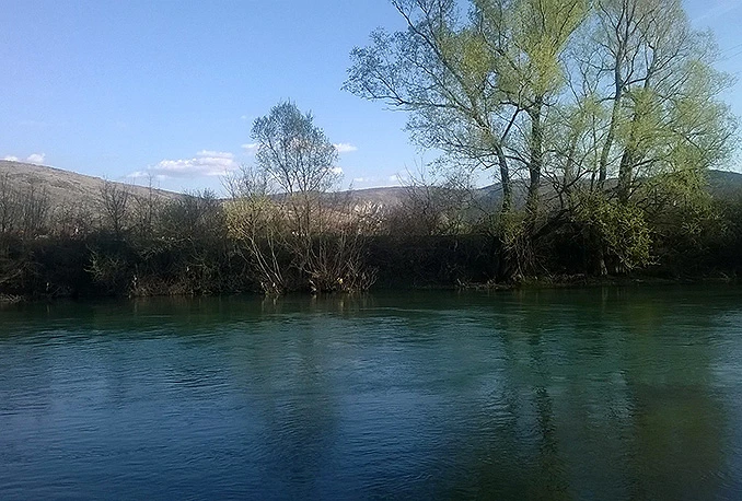 Civilna zaštita će izvaditi granatu iz rijeke Bune