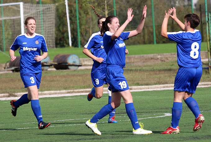 Širokobriježanke protutnjale Mostarom