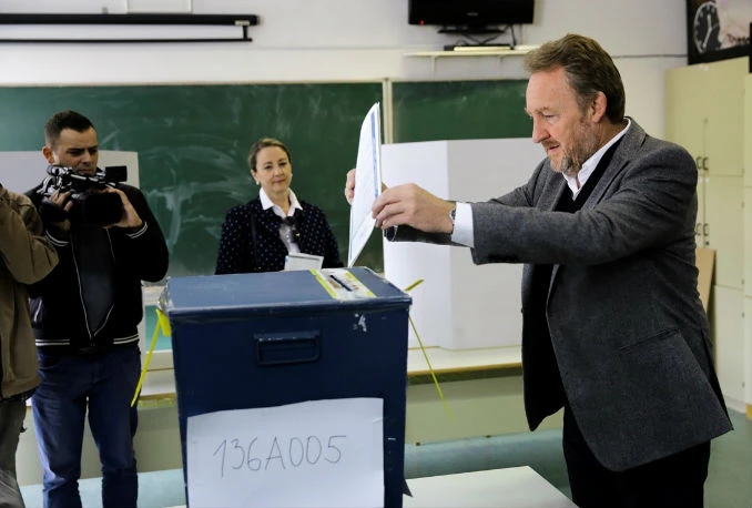 Kakve poruke lideri šalju nakon listića ubačenih u kutiju