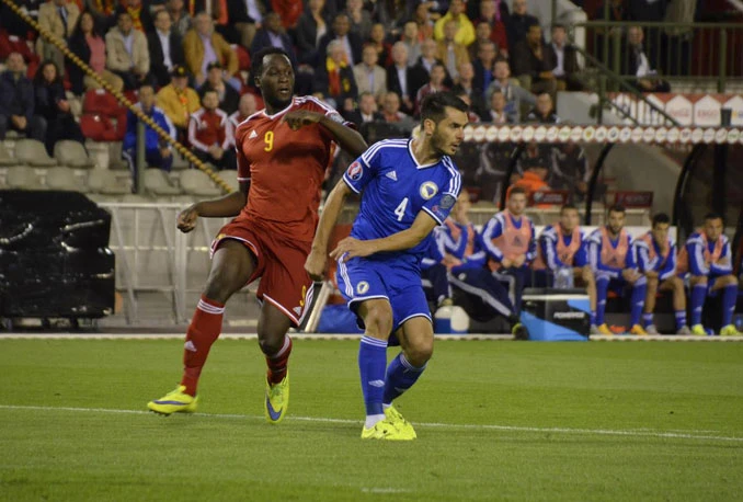 Duel Belgija - BiH sudi Martin Atkinson