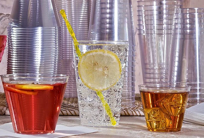 Francuska zabranjuje plastični pribor i posuđe