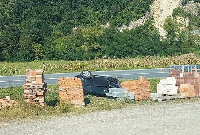 Teška nesreća na M-17, dvoje ozlijeđenih