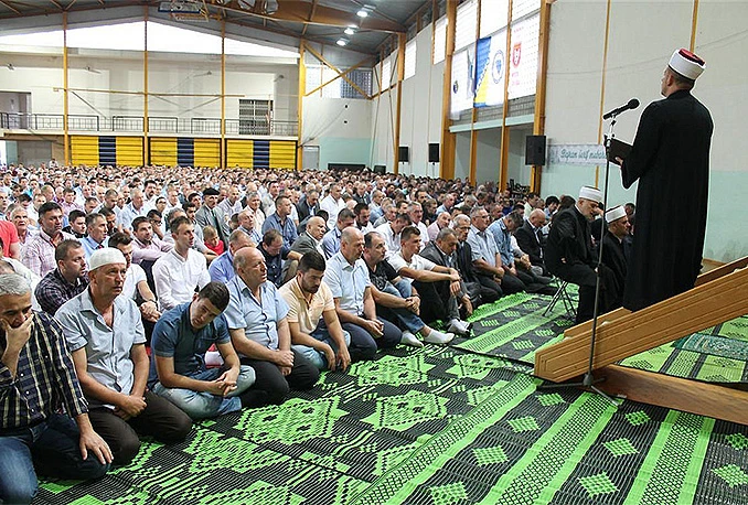 Bajram namaz u Mostaru klanjan u 41 džamiji i mesdžidu