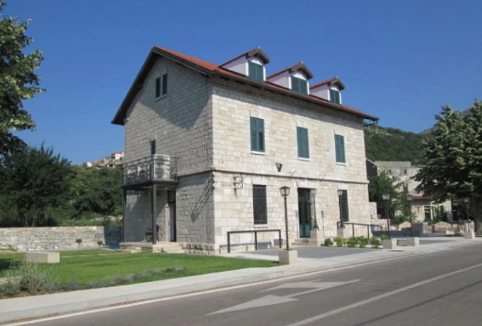 Ravno: Od stare željezničke zgrade napravio hotel sa četiri zvjezdice
