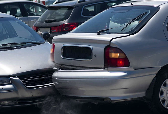 Vozačica na parkiralištu uspjela uništiti 14 automobila