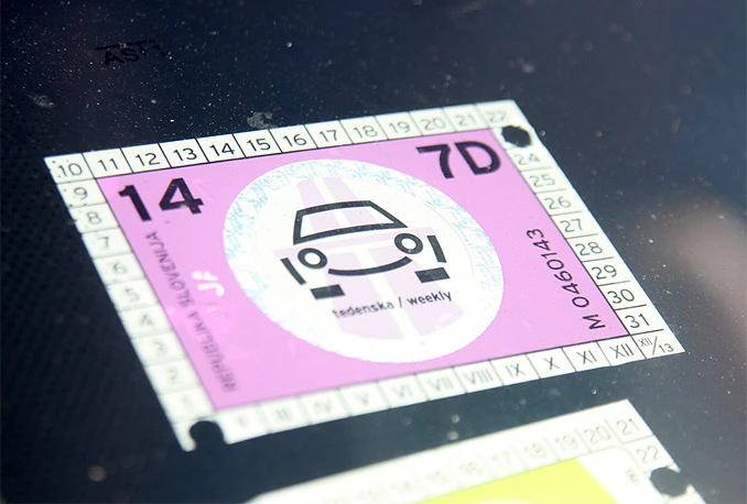Četvorica turskih državljana sjedenjem na autocesti zaustavili promet