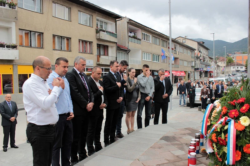 Polaganjem vijenaca i svečanom sjednicom obilježen Dan općine Prozor/Rama