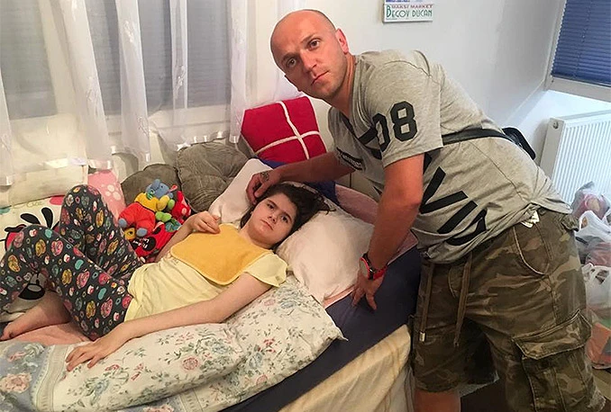 Humanitarac prodao Golfa 7 da spasi djevojčicu