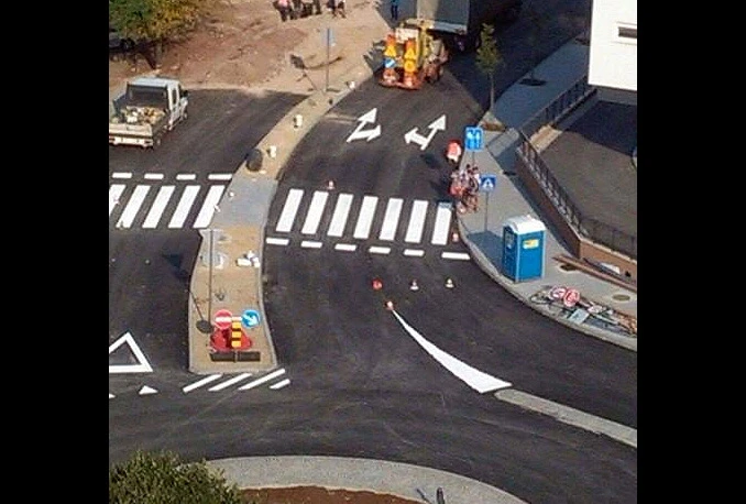 Radnici se zaigrali s prometnom signalizacijom