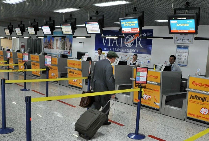 'Kontrola' na aerodromu: Policajac krao putnicima novac