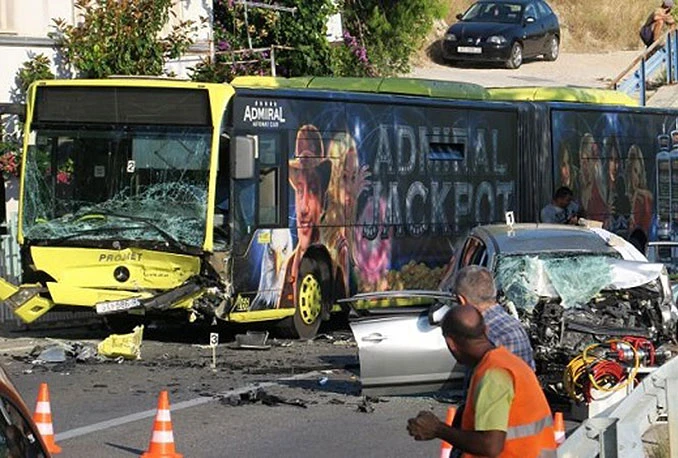Težak sudar kod Omiša, poginule tri osobe