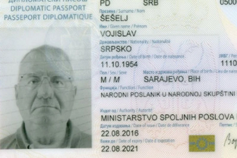 Šešelj dobio diplomatsku putovnicu: ''Stižem u Zagreb kao ugledni diplomat''