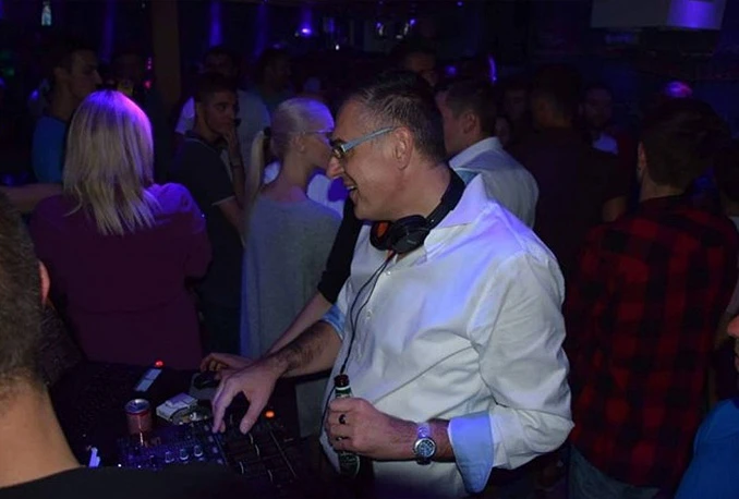 Načelnik općine radi kao DJ
