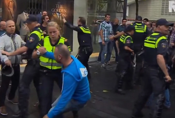 VIDEO | Potukli se Turci i Kurdi, pa ih premlatila policija