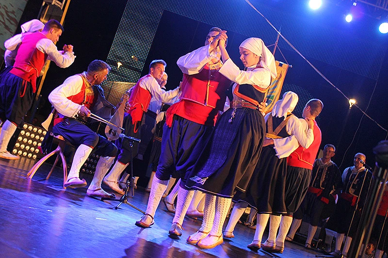 Održana deveta Večer hrvatskog folklora u Neumu