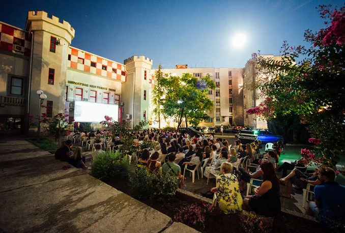 Novo na Mediteran Film Festivalu: Fora, Retrovizor i Rendezvous