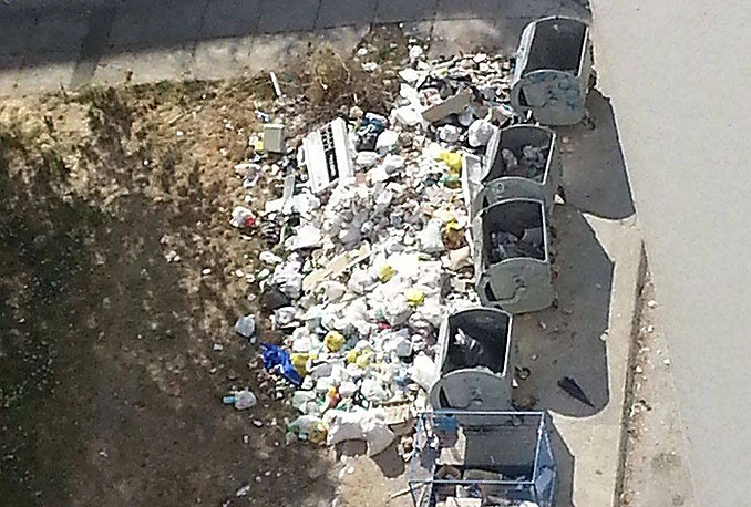 Mostar: Pojedini 'građani' ne znaju čemu služi kontejner